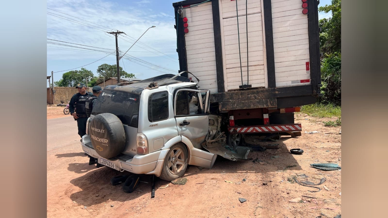 Grave acidente de carro deixa dois feridos em Santarém