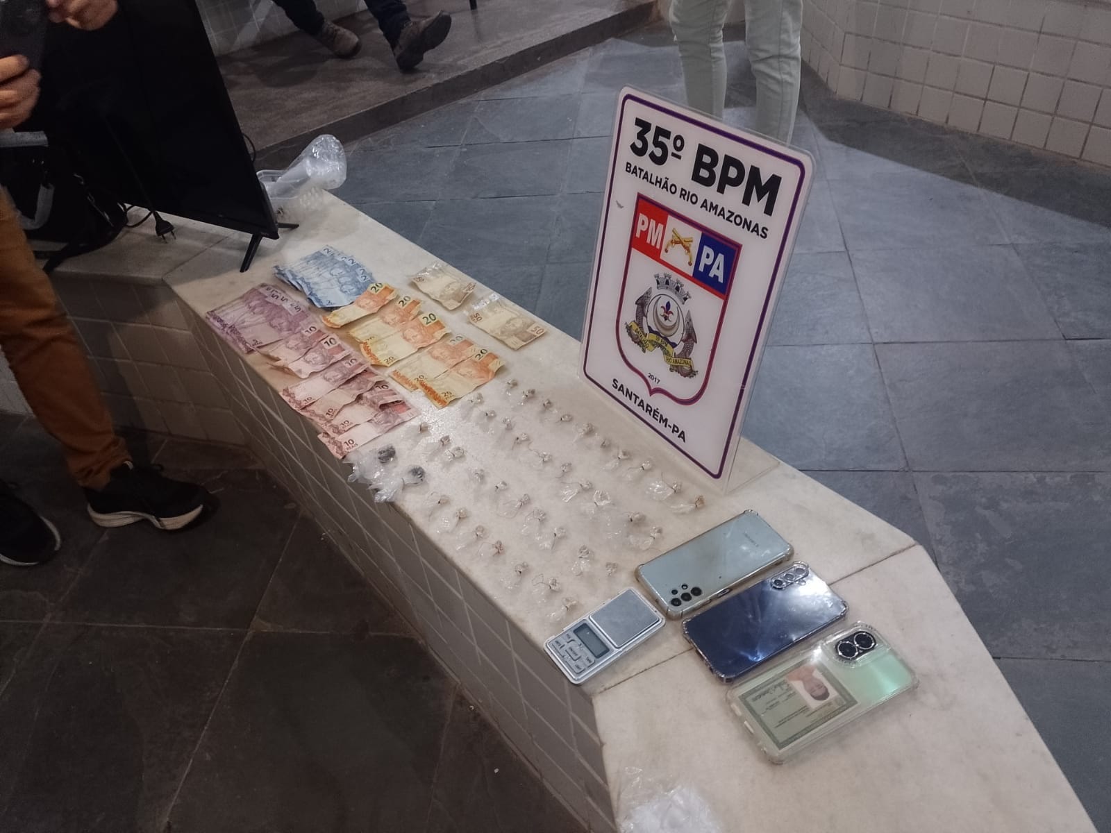 Casal preso por tráfico de drogas na Bela Vista do Saubal